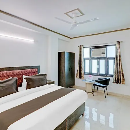 Collection O 81326 Hotel Dolphin